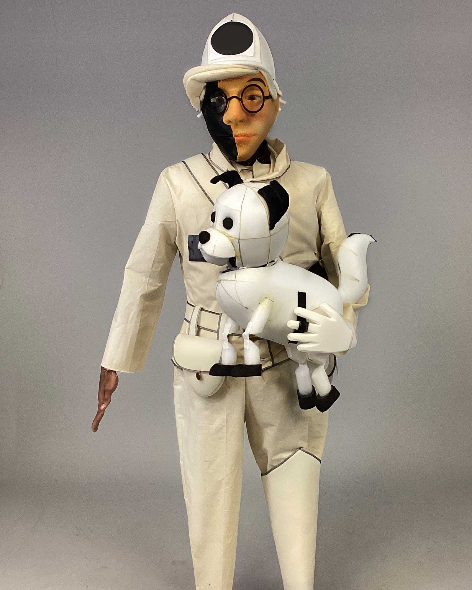 Lebensgroßer Rohbau des Carl-und-Strups-Maskottchens in der Produktion in London